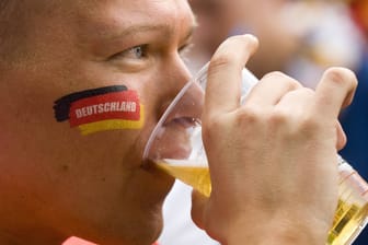 Ein Fan der deutschen Nationalmannschaft: Es ist anzunehmen, dass der Bierkonsum während des Turniers in der Stadt deutlich steigen wird.