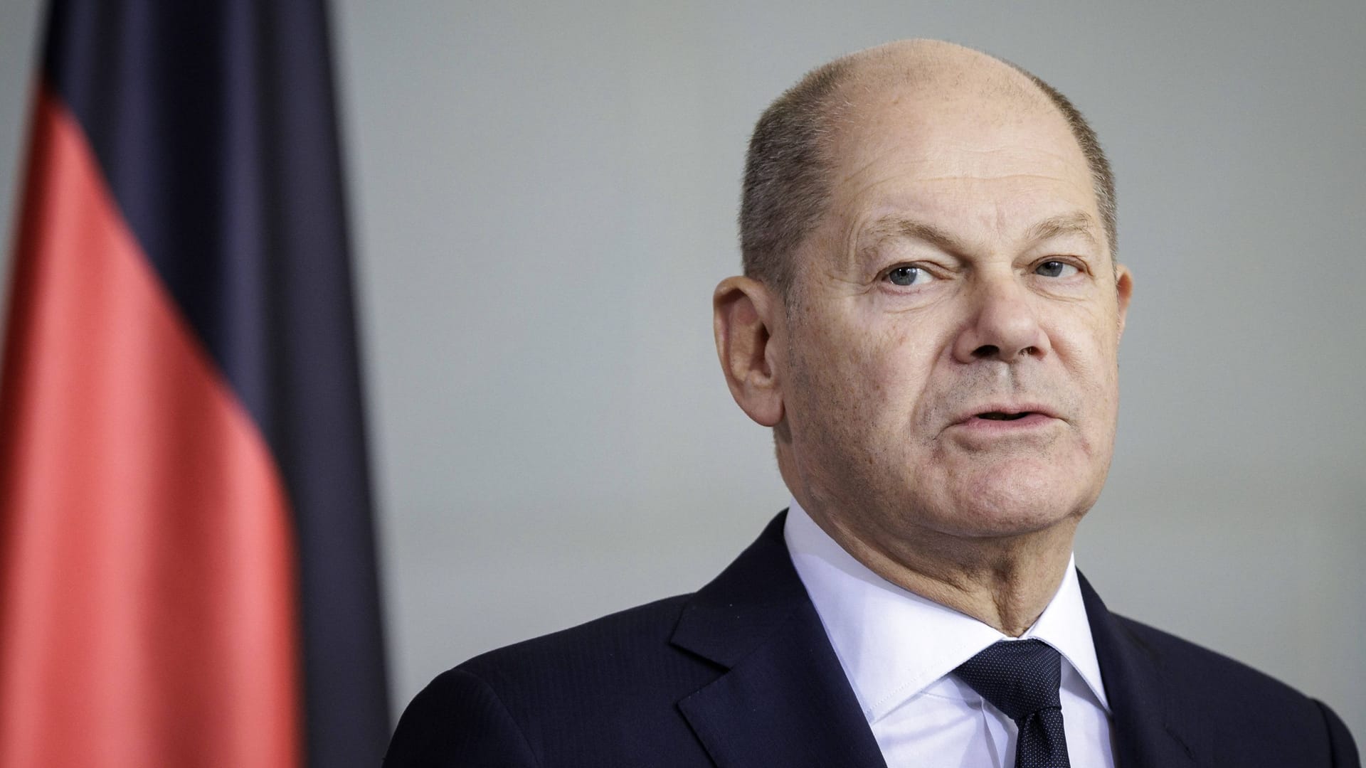 Bundeskanzler Olaf Scholz (SPD): Die Veröffentlichung eines Mitschnitts von Luftwaffen-Gesprächen nennt er eine "sehr ernste Angelegenheit".