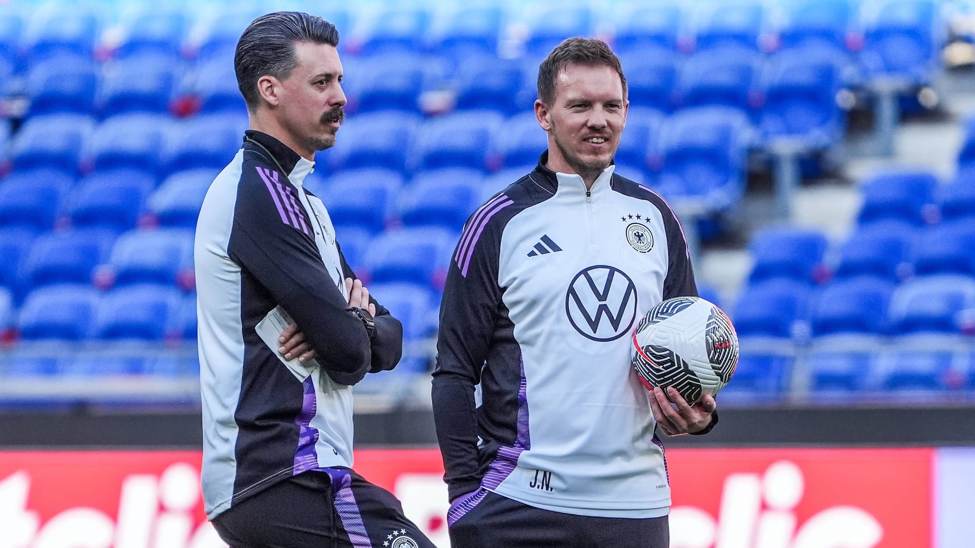 Wollen gute Laune verbreiten: Julian Nagelsmann (r.) und sein Co-Trainer Sandro Wagner.