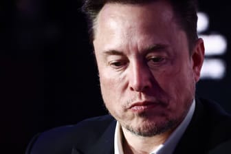 Elon Musk (Archivbild): Er will das betroffene Werk besuchen.