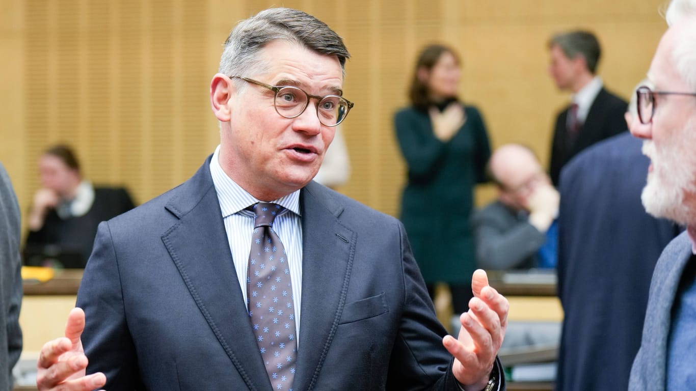 Boris Rhein (CDU) bei einer Sitzung des Bundesrats (Archivfoto): Das Ende des Genderns hatte er im Koalitionsvertrag mit der SPD beschlossen.