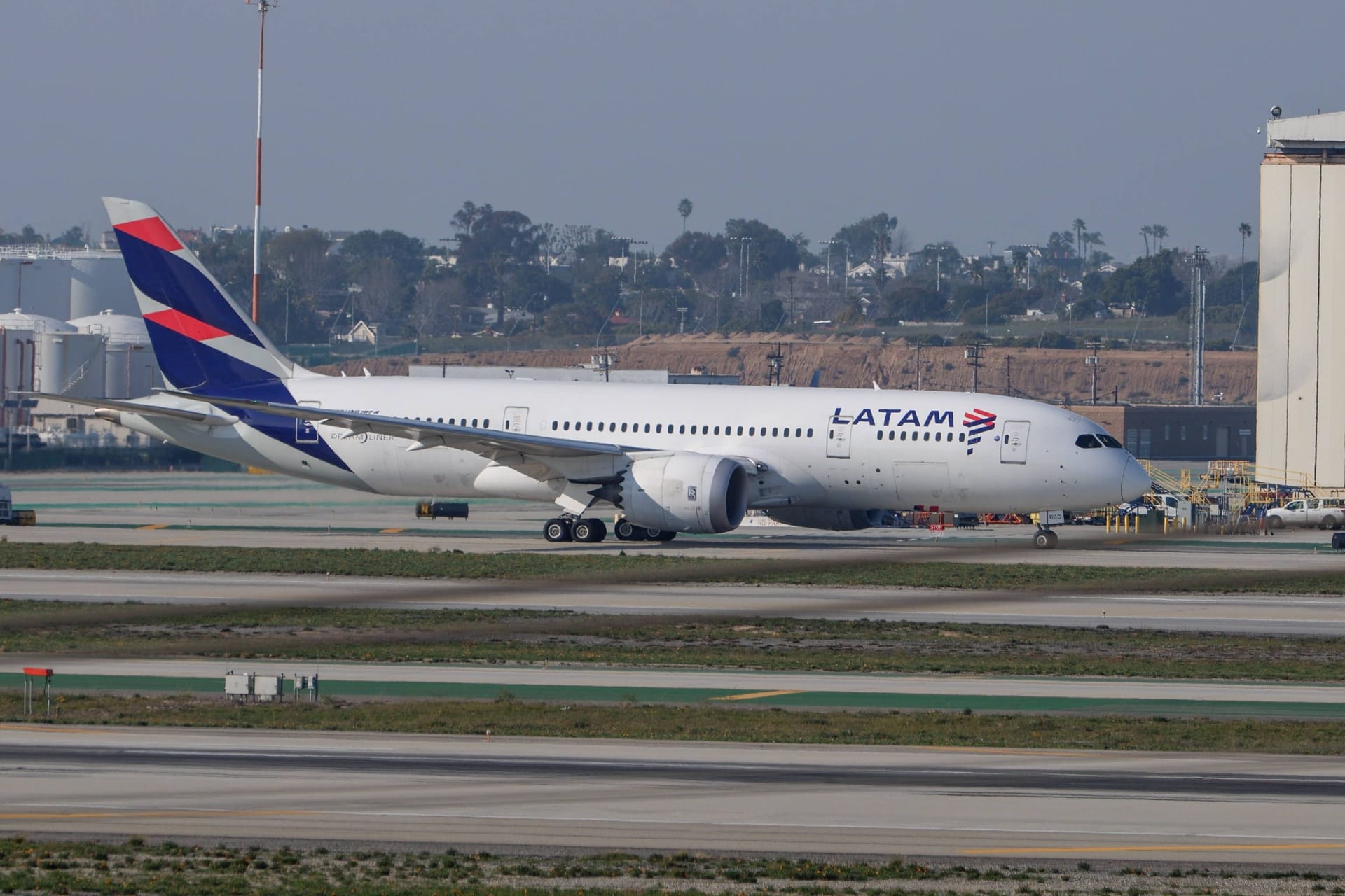 Eine Boeing 787-8 Dreamliner der Latam Airlines (Symbolbild).