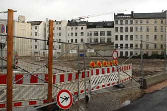 Baugrube der ehemaligen Gänsemarkt-Passage in der Hamburger Innenstadt: Dort wollte Signa eigentlich bis 2025 ein Büro-, Geschäfts- und Wohnkomplex erbauen.