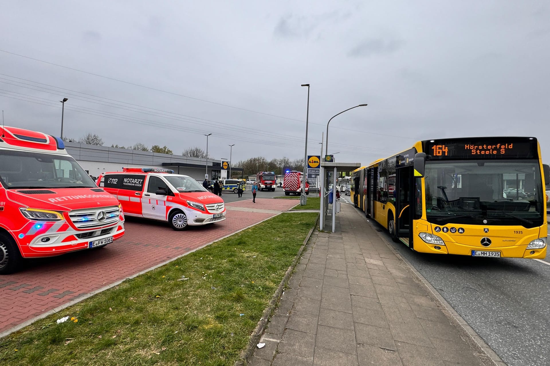 Essen: Reizgas im Linienbus versprüht – Großeinsatz Rettungsdienst