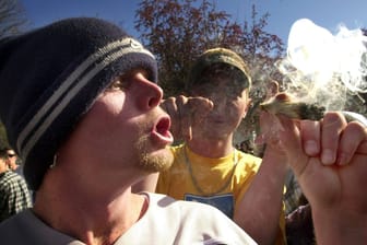 Wie gehen Wirte mit kiffenden Gästen um? Dafür gibt es mit der Legalisierung noch keine Regulierung.