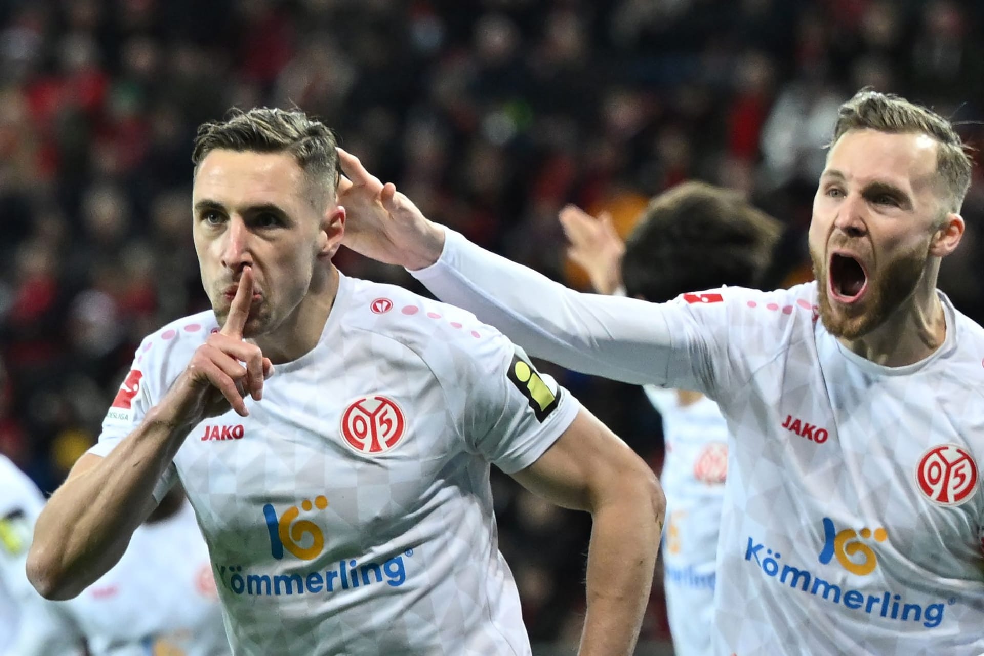 Dominik Kohr (l)