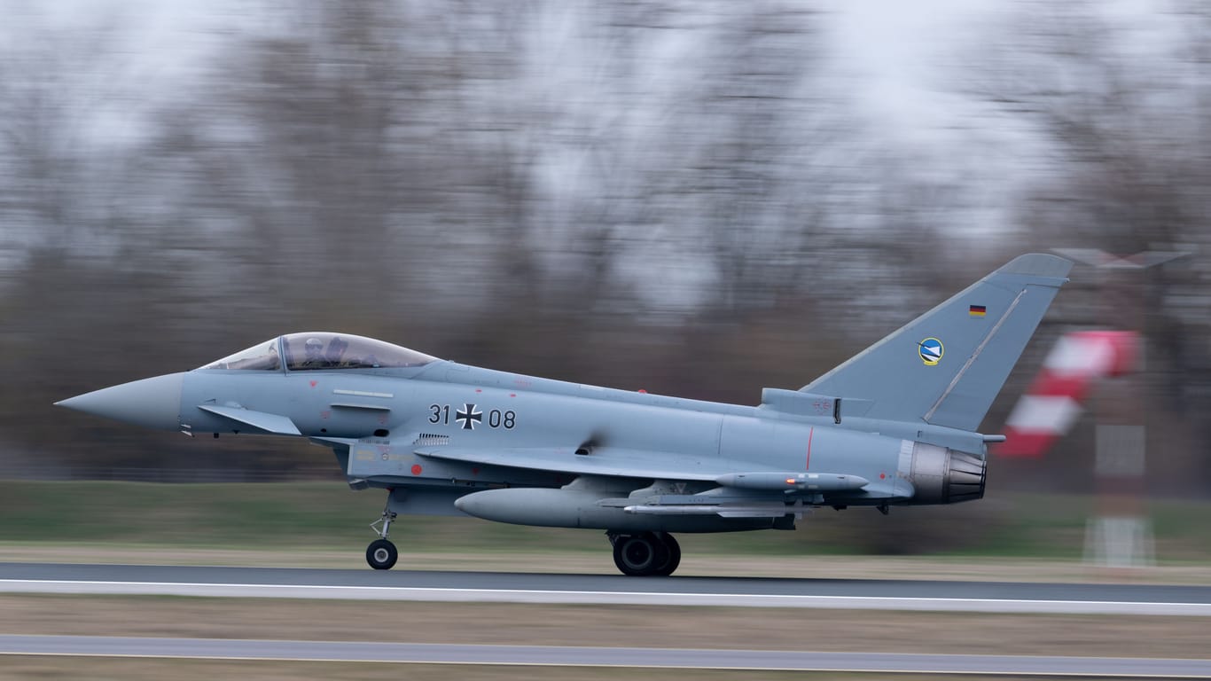 Ein Eurofighter aus Bayern startet: Heute musste ein solches Flugzeug in Stuttgart den Übungsflug abbrechen.