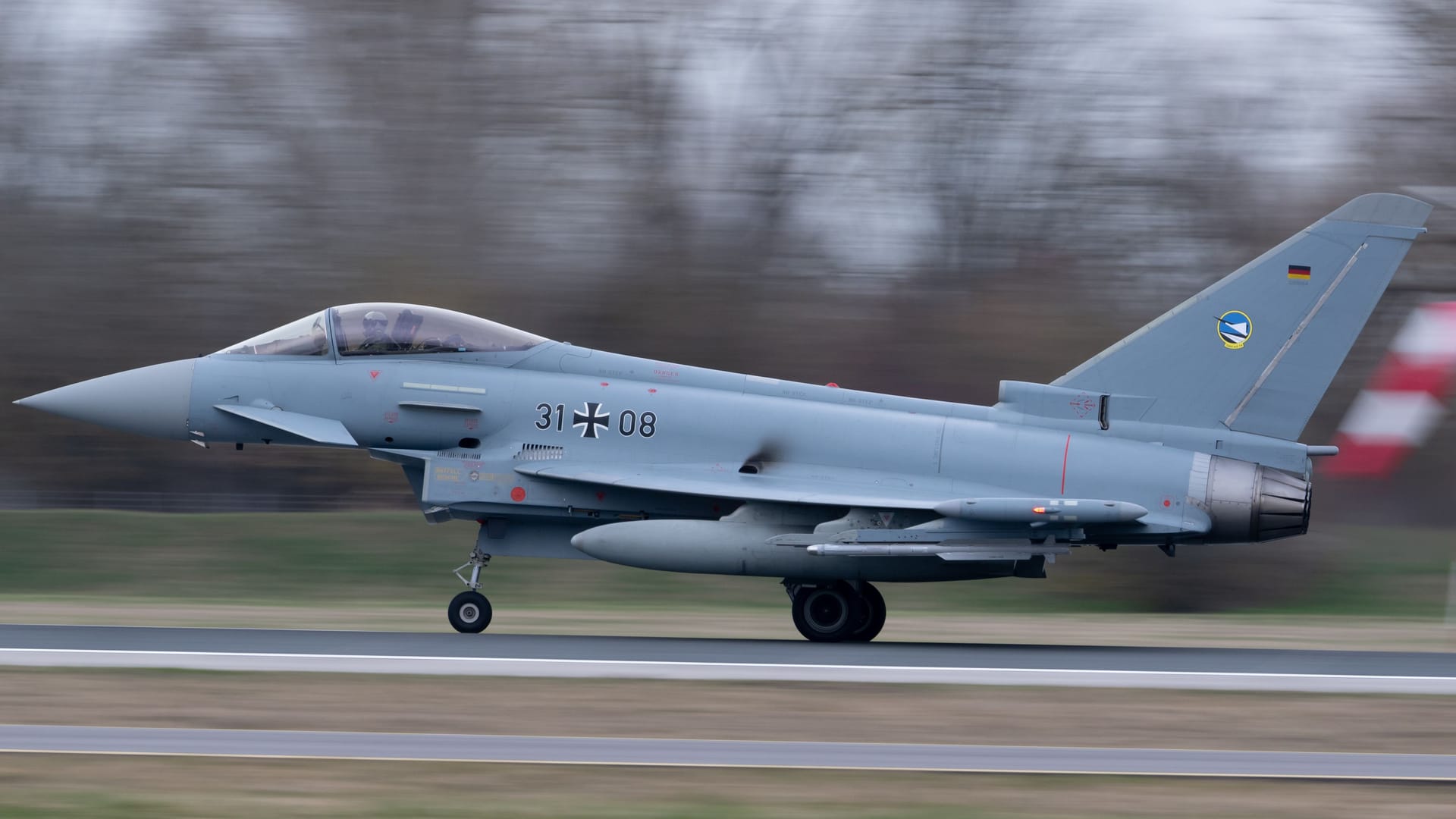 Ein Eurofighter aus Bayern startet: Heute musste ein solches Flugzeug in Stuttgart den Übungsflug abbrechen.