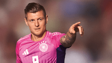 Toni Kroos: In diesem pinken Trikot wird der Rückkehrer bei der EM auflaufen.