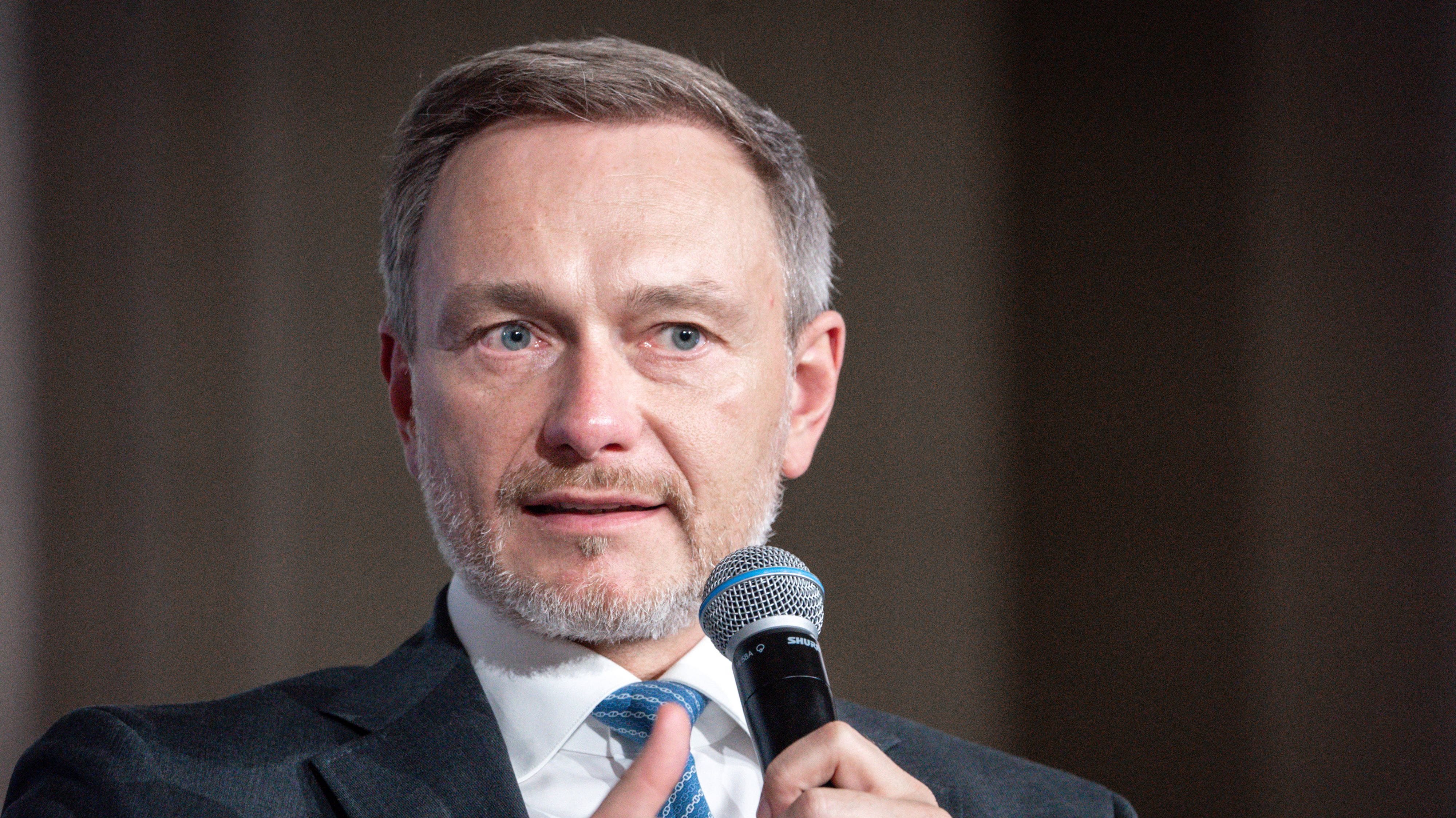 Finanzminister Christian Lindner fordert Einschnitte bei Sozialpolitik
