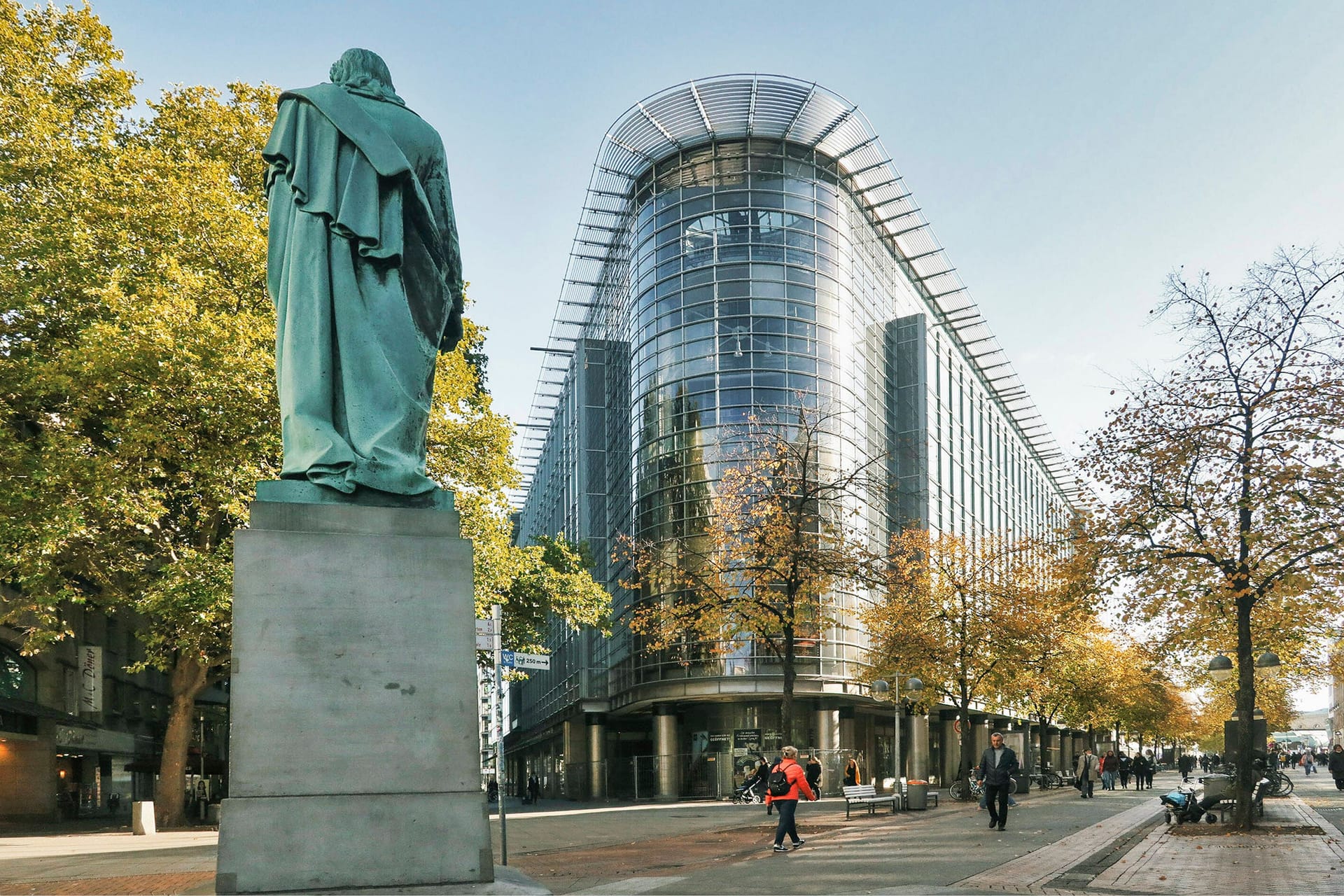 Das Leerstehende Karstadt-Warenhaus in Hannover: Wie geht es mit dem Gebäude weiter?