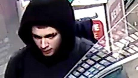 Fahndungsfoto der Hamburger Polizei: Im Supermarkt lief er in eine Überwachungskamera. Fahndungsfoto der Hamburger Polizei: Im Supermarkt lief er in eine Überwachungskamera.