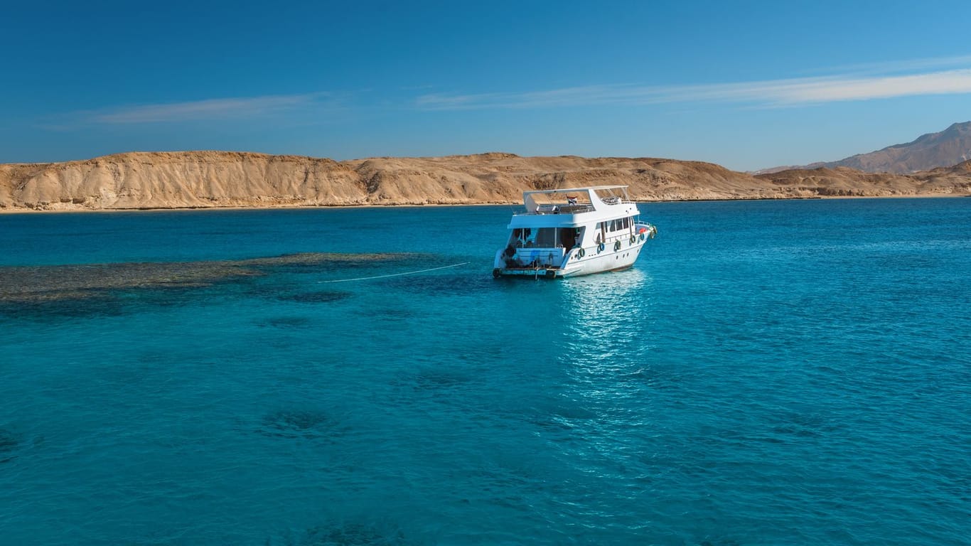 Schnorchel-Yacht vor der Küste von Ägypten: 16 Menschen schafften es von Bord, eine Frau nicht.