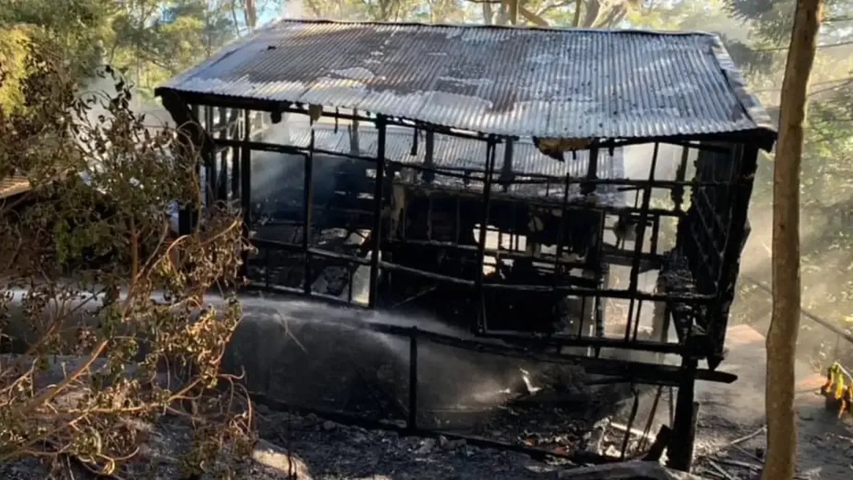 Die Bewohner des Hauses verloren bei dem Brand alles.