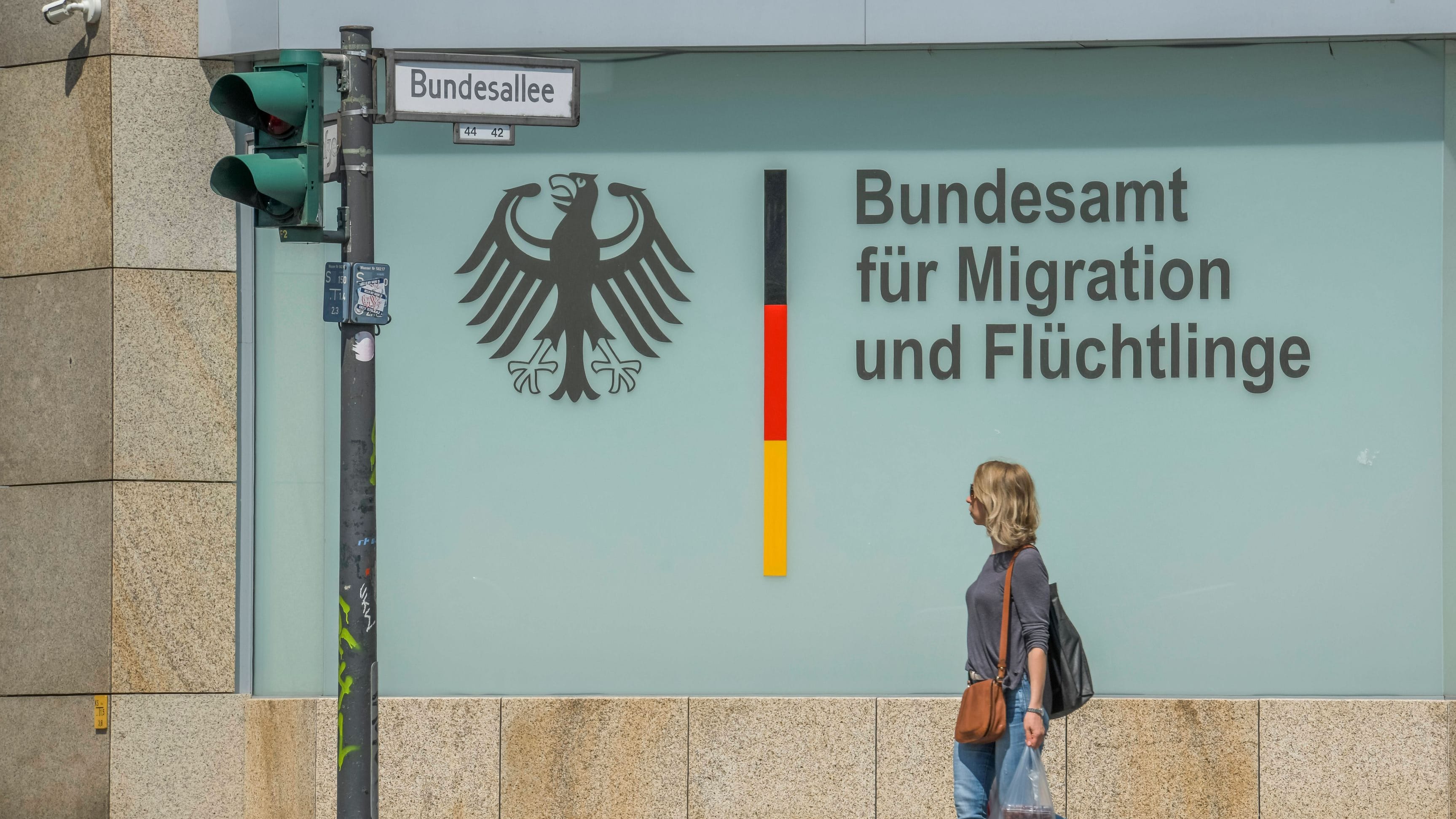 Asylobergrenze: Mehrheit der Deutschen stimmen laut Umfrage dafür 