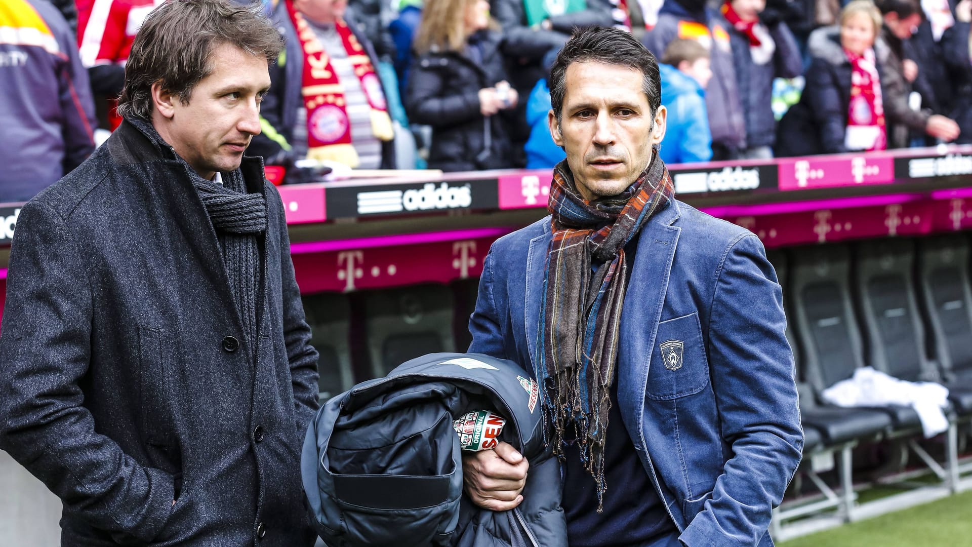 Thomas Eichin (r.) bei einem seiner Besuche mit Werder Bremen in der Münchner Allianz Arena.