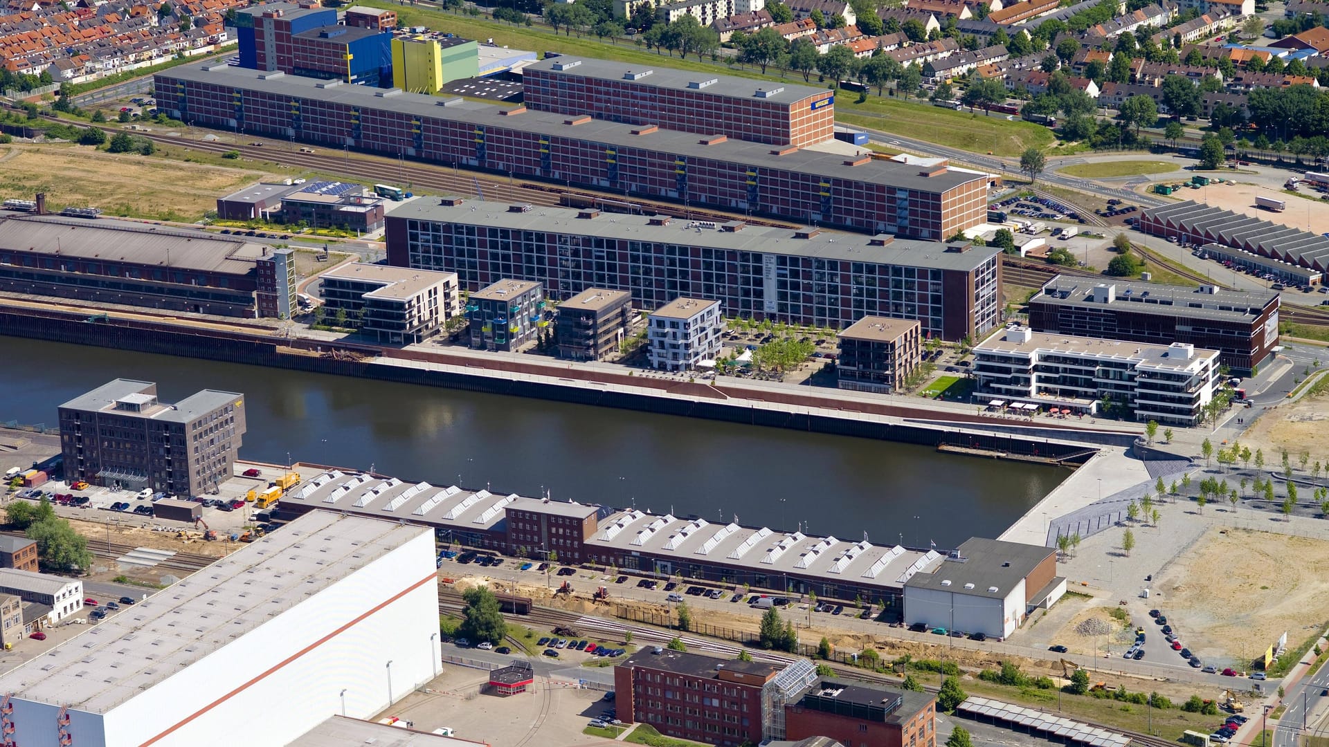 Blick auf die Überseestadt: Am Donnerstag kam es zu einem größeren Einsatz. Blick auf die Überseestadt: Am Donnerstag kam es zu einem größeren Einsatz.