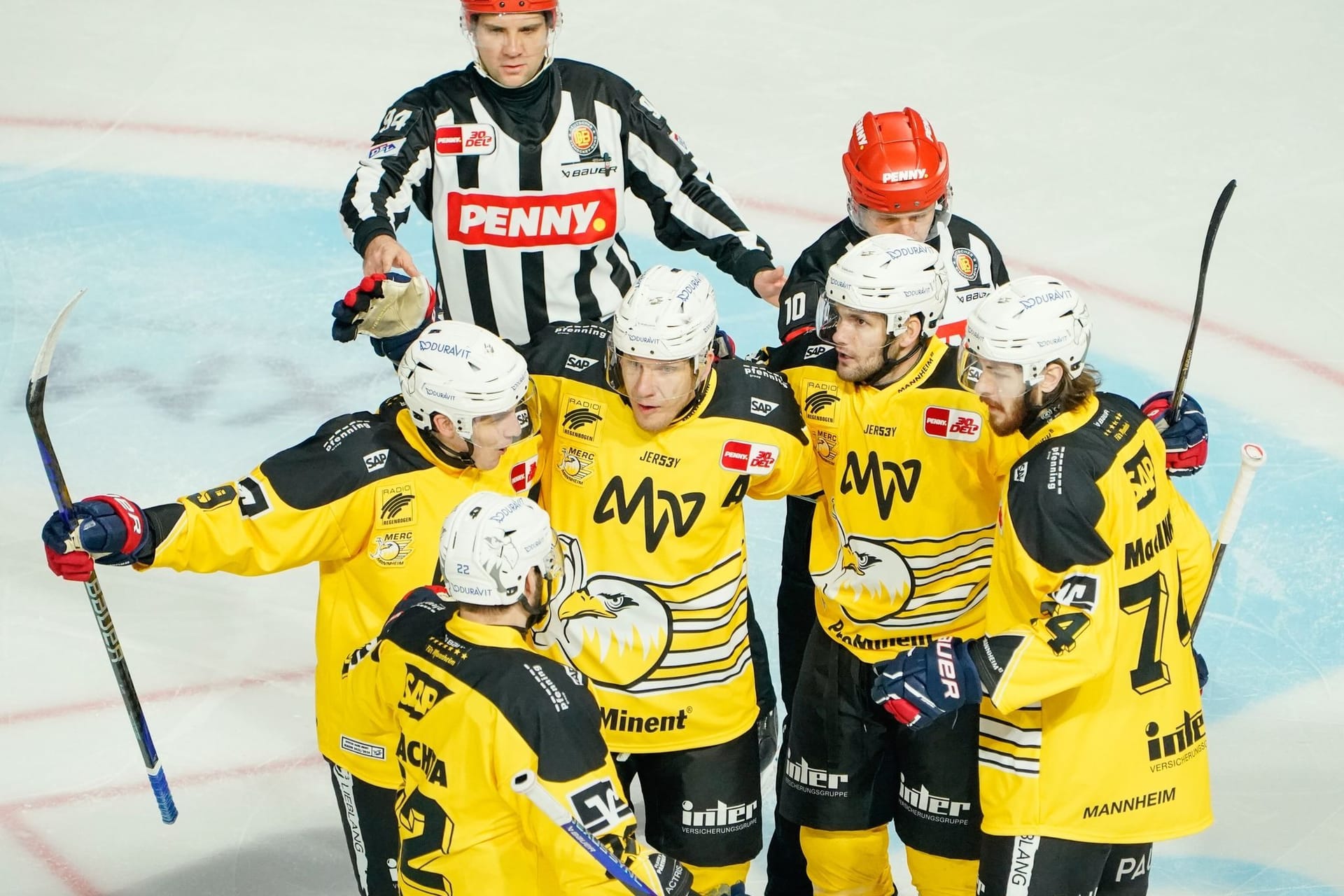 Adler Mannheim - Nürnberg Ice Tigers