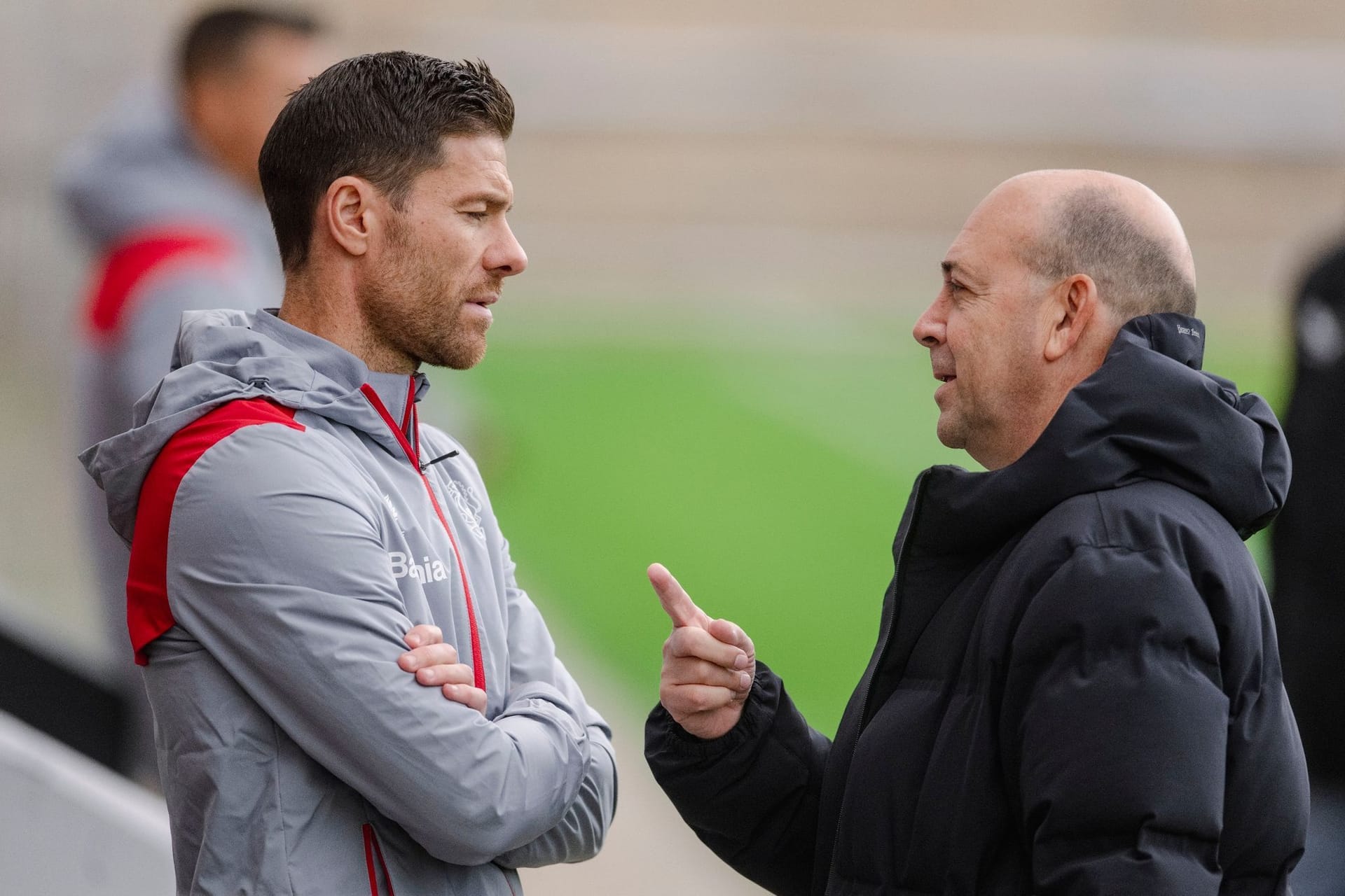 Fernando Carro und Xabi Alonso