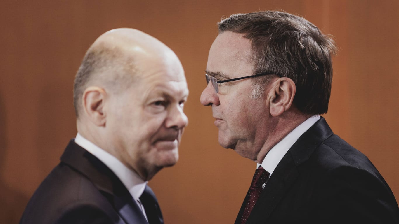 Kanzler Scholz und sein Verteidigungsminister Pistorius: Immer wieder müssen die beiden öffentlich erklären, warum Deutschland keine Taurus an die Ukraine liefert.