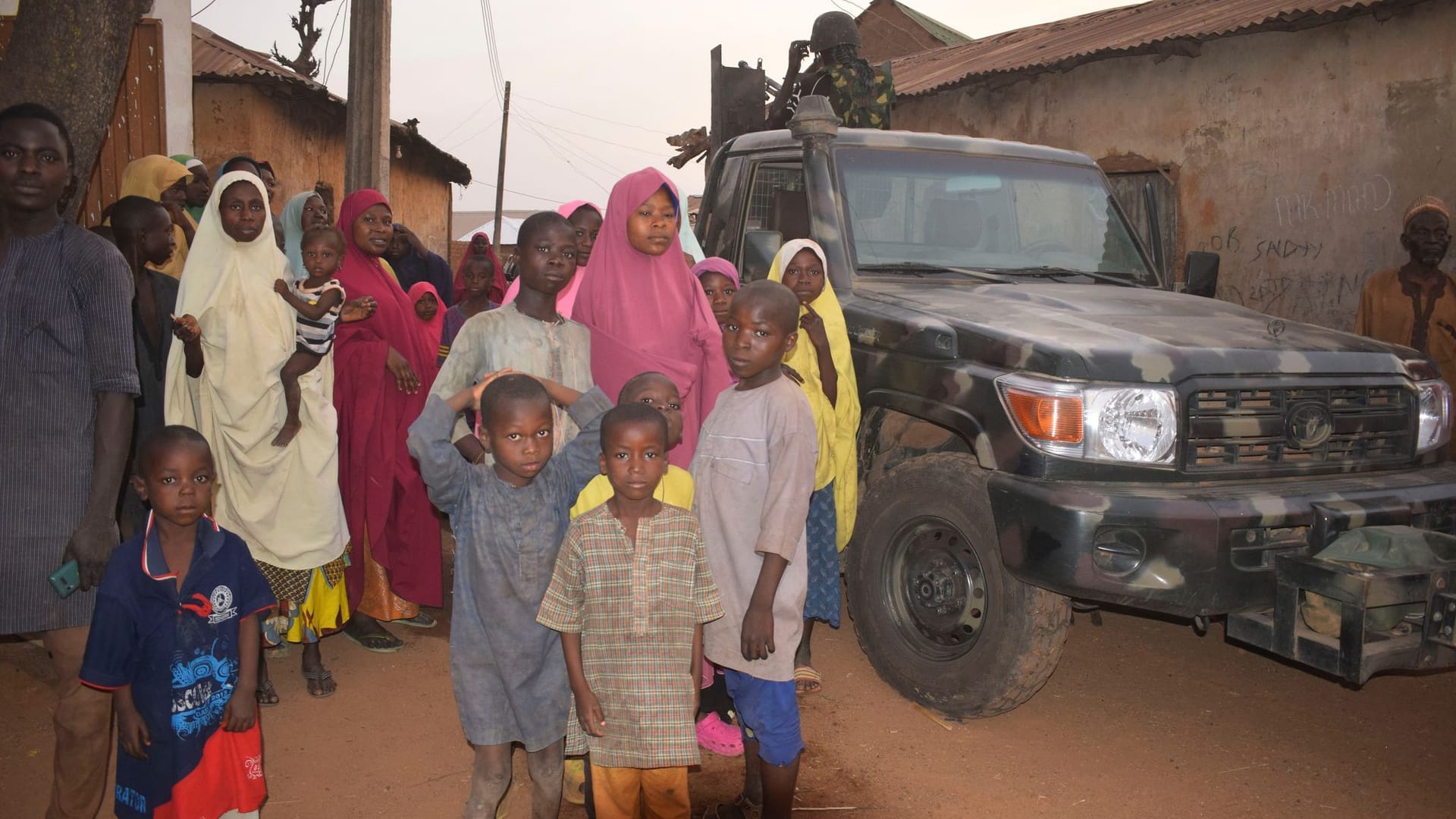 Nach der Massenentführung in Nigeria: Dutzende Schülerinnen und Schüler gelten als vermisst.