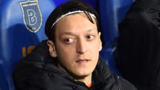 Mesut Özil kaum wiederzuerkennen
