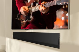 Die neue LG OLED G4-Serie plus Soundbar DSG10TY: Der Hersteller verspricht ein nahtloses Surround-Sound-Entertainment für zu Hause.