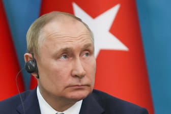 Wladimir Putin: Russlands Machthaber macht seinen Landsleuten illusorische Versprechen, meint Wladimir Kaminer.