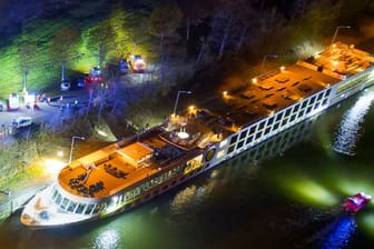 Unfall von Flusskreuzfahrtschiff auf der Donau