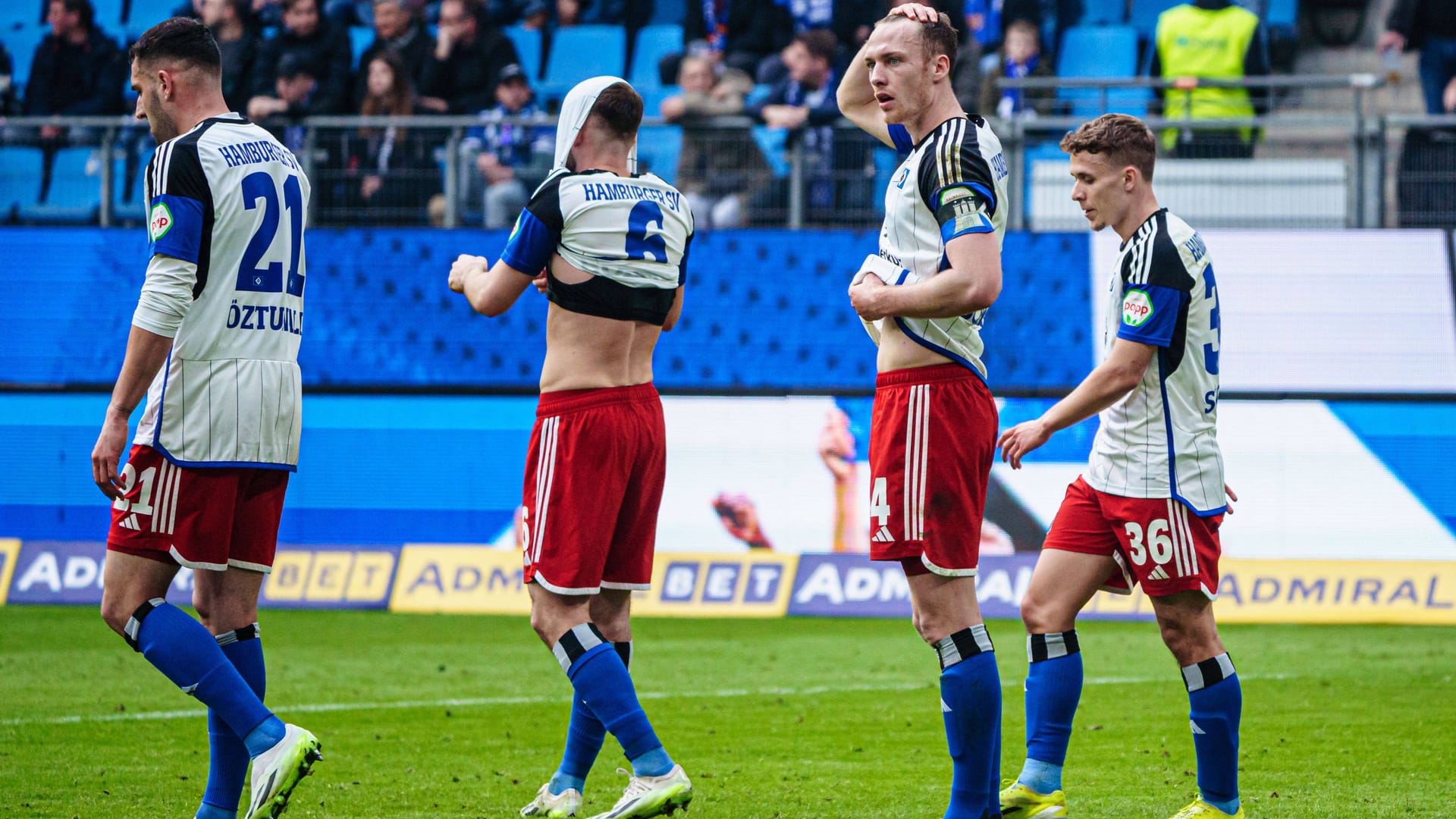 Die HSV-Profis ärgern sich über die Pleite gegen Osnabrück: Olli Schulz saß im Stadion und war Tage später noch sauer.