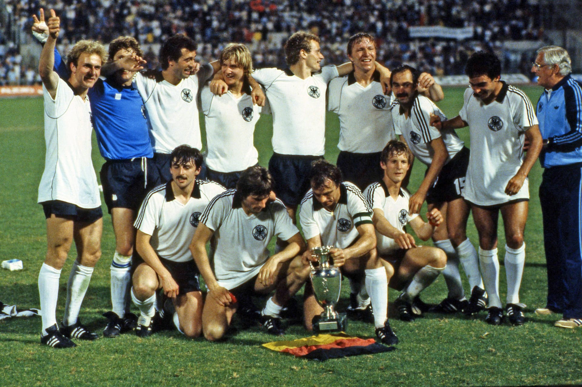 EM 1980: Deutschland feierte den nächsten großen Titel.