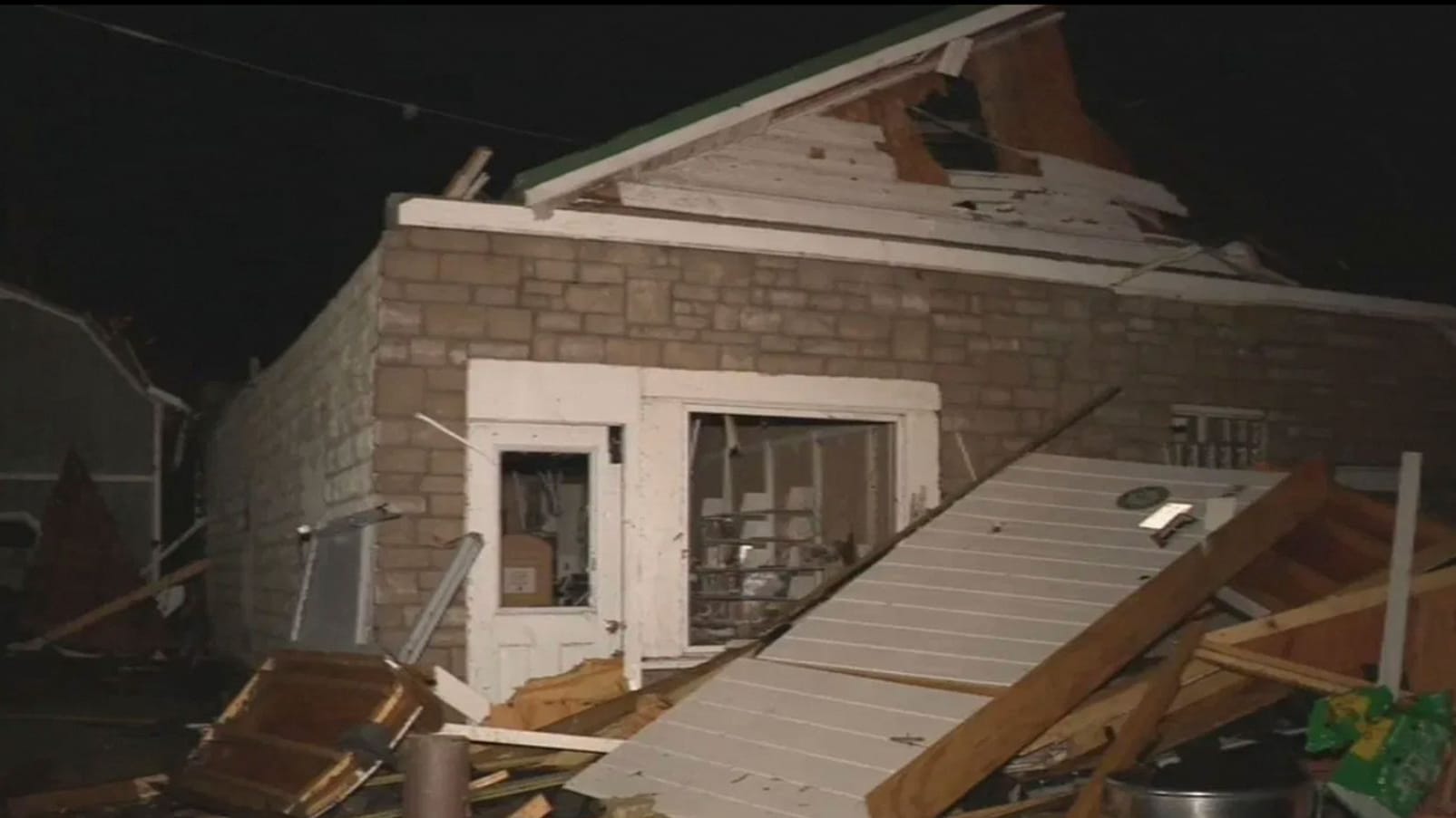 Ein von einem Tornado zerstörtes Haus in Lakeview, Ohio.