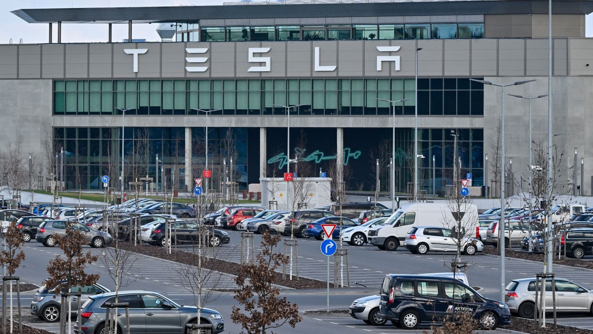 Tesla-Produktion steht nach Anschlag bis Ende nächster Woche still