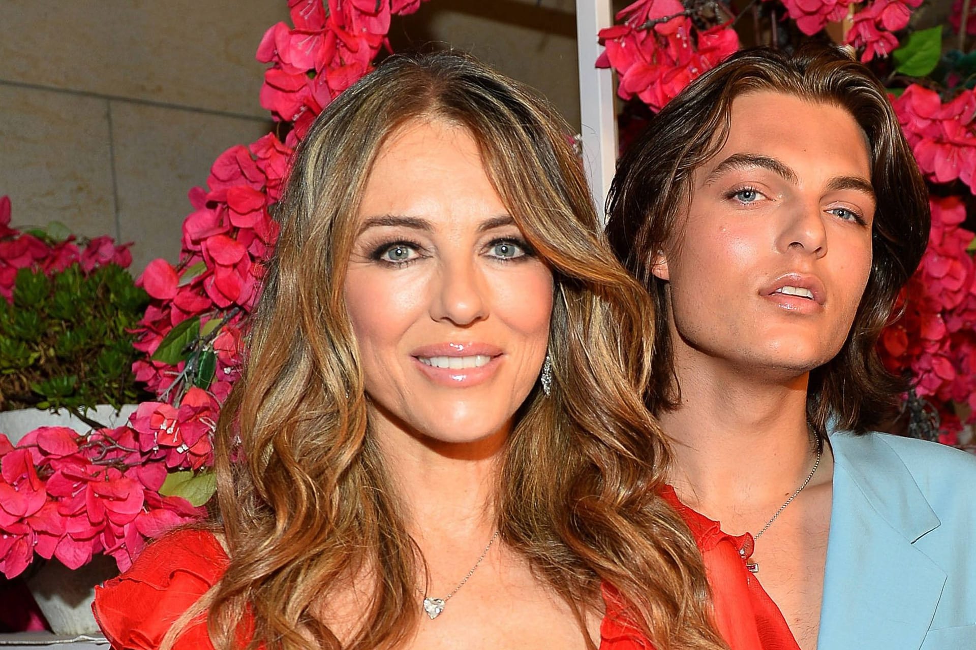 Elizabeth und Damian Hurley: Mutter und Sohn haben ein neues gemeinsames Filmprojekt.