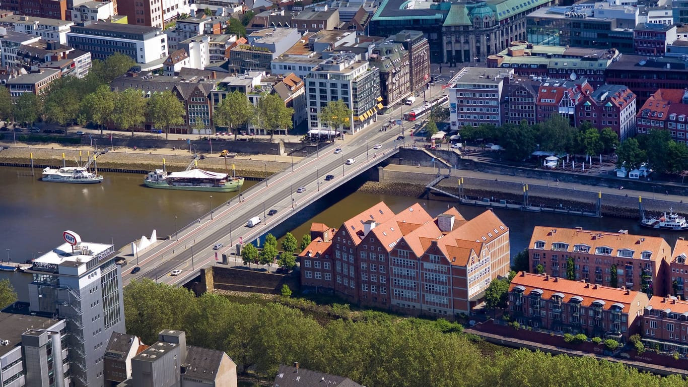 Die Bürgermeister-Smidt-Brücke (Archivfoto): Das Bauwerk dient vielen Raser als Rennstrecke.