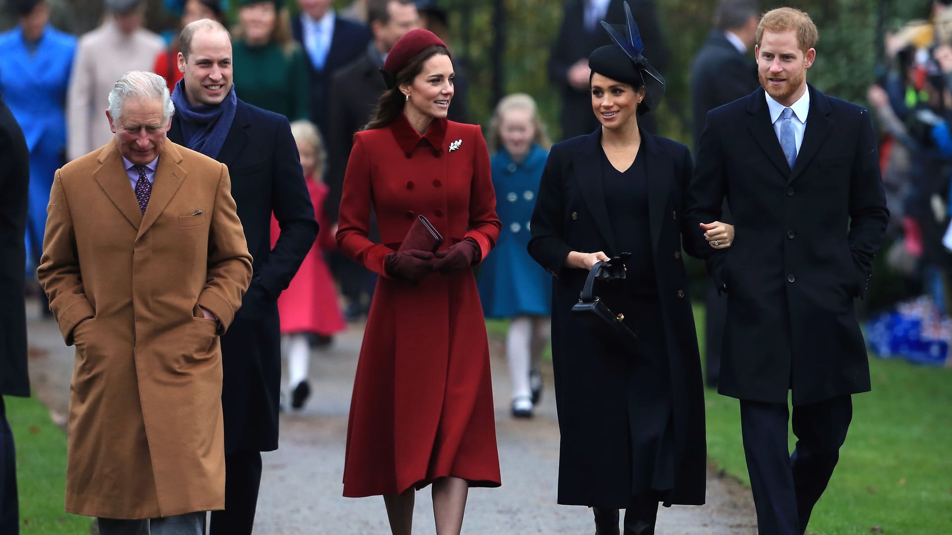 Damals zeigten sie sich noch als Einheit: Herzogin Meghan und Prinz Harry haben ihre Pflichten niedergelegt, solche Auftritte mit König Charles III., Prinz William und Prinzessin Kate sind Geschichte.