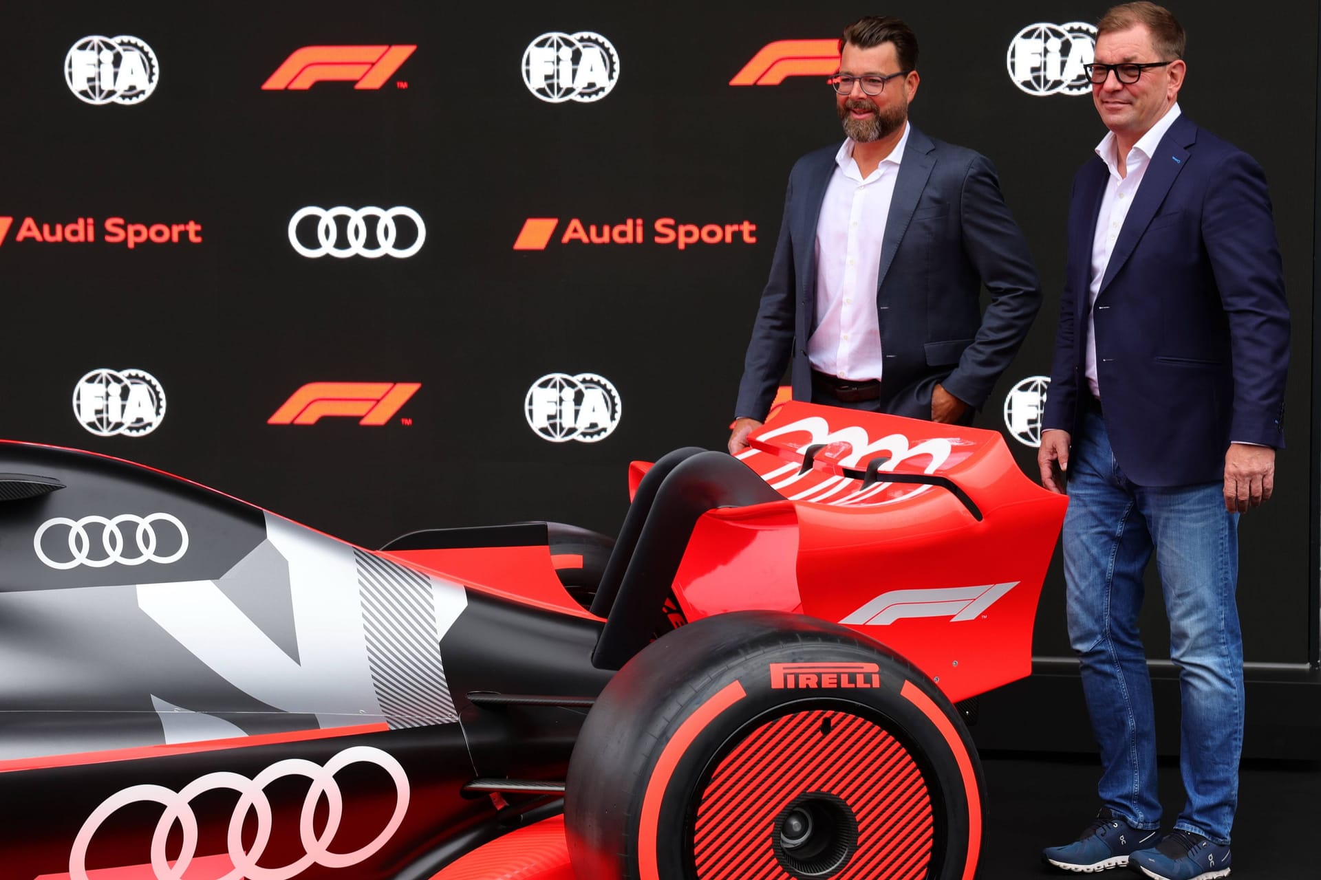 Audi-CEO Markus Duesmann gemeinsam mit -CTO Oliver Hoffmann bei der Audi-Bekanntgabe im August 2022: Das Formel-1-Projekt nimmt weiter Form an.