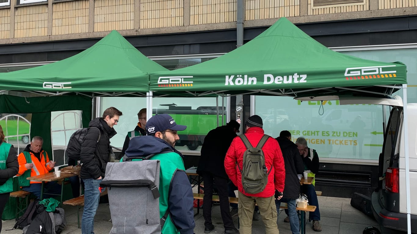 Streikposten der GDL Köln am Hauptbahnhof: Der Ausstand könnte nicht der letzte gewesen sein.