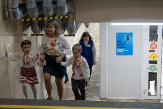 Untergrundschule in Charkiw (Archivbild): Die Kinder sollen dort ungestörter lernen können.