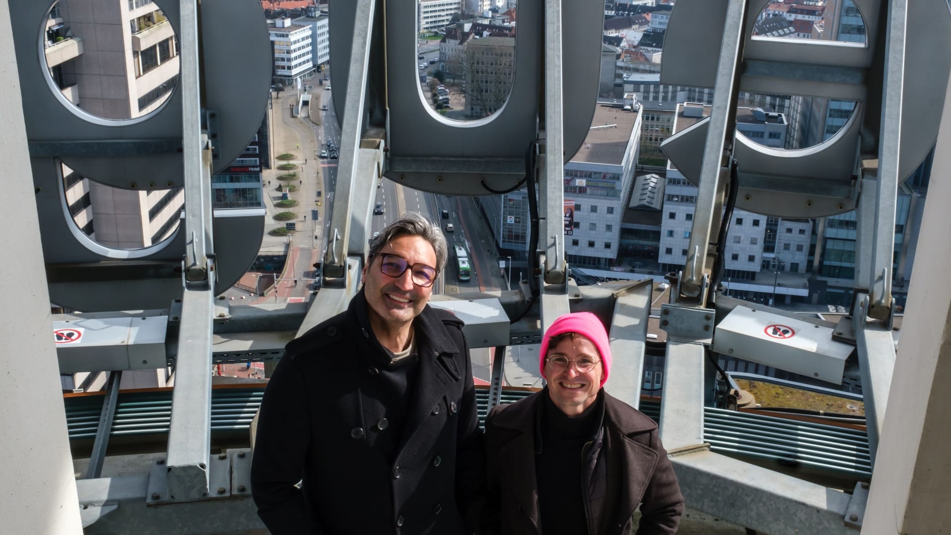 Mousse T. und Daniel Pflieger auf dem Telemoritz: Sie setzen sich für den Erhalt des Bauwerks ein.