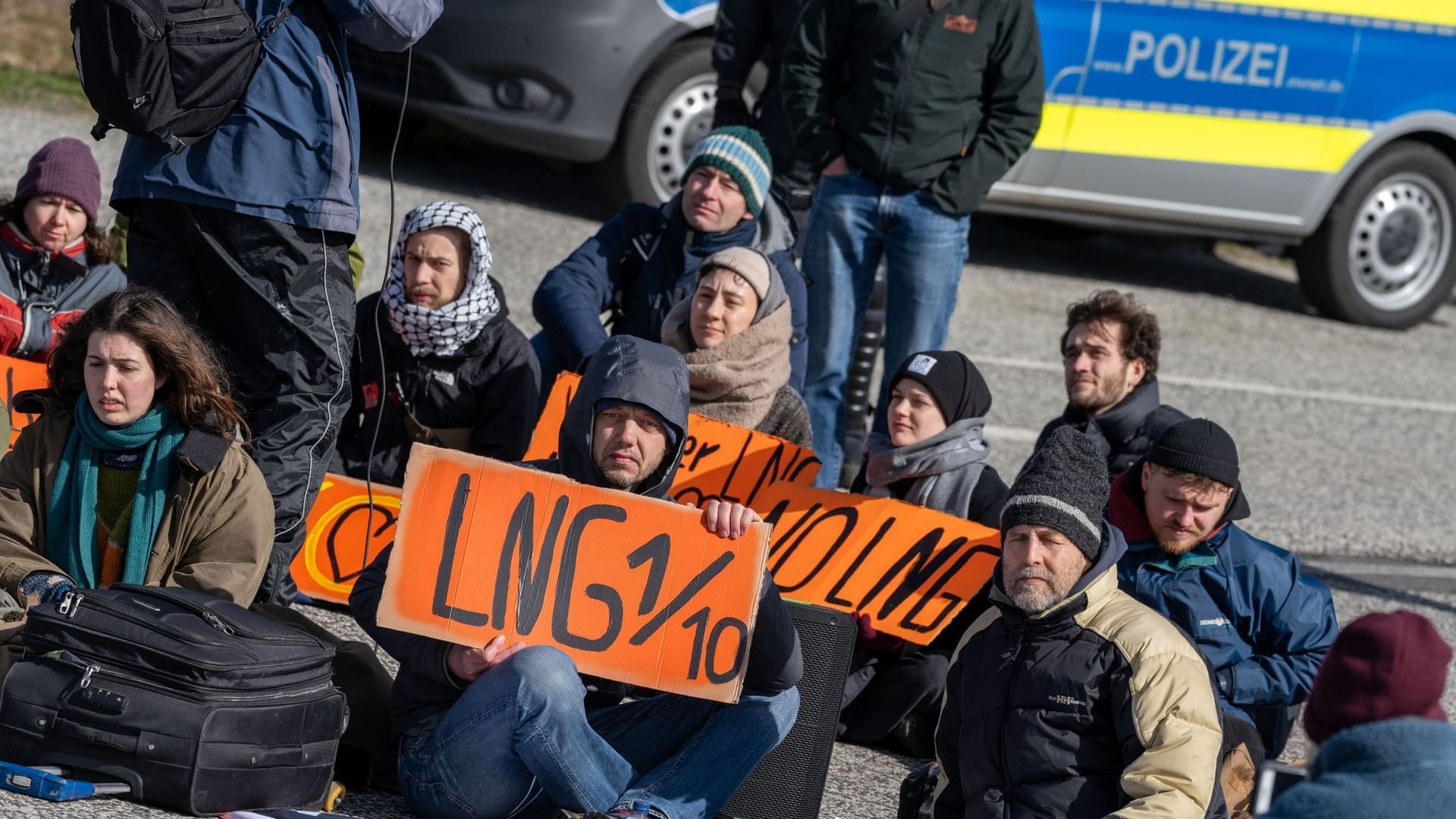 Demonstration in Mukran