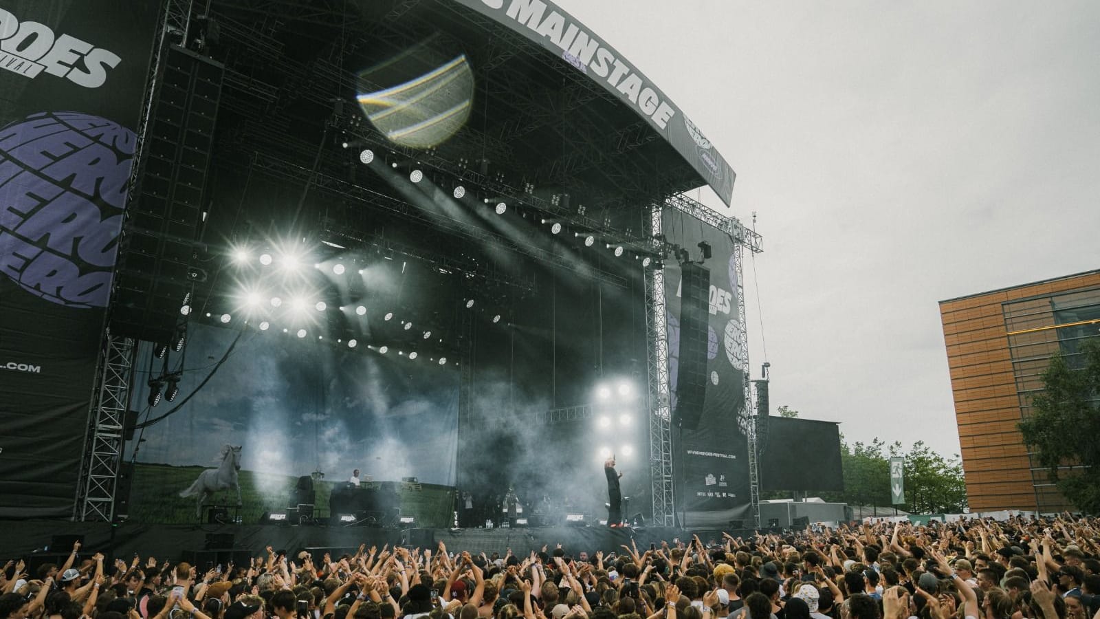 Die Mainstage auf dem Heroes im vergangenen Jahr: 2024 findet das Festival zum zweiten Mal in Hannover statt.