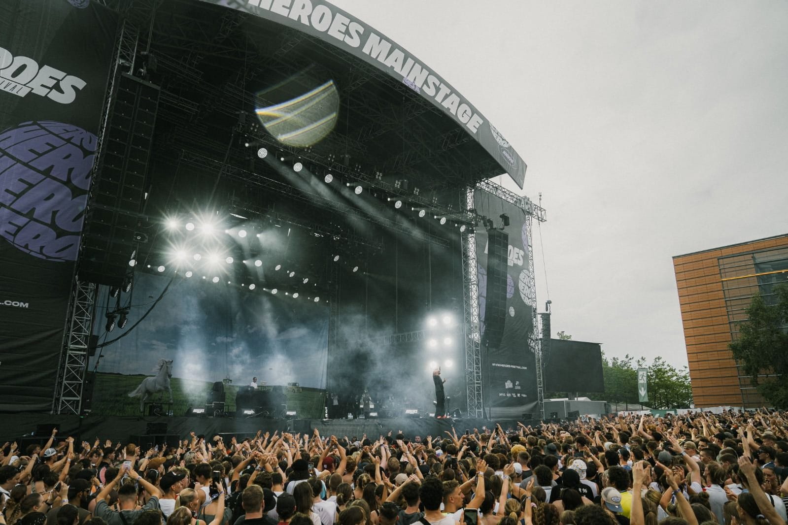 Die Mainstage auf dem Heroes im vergangenen Jahr: 2024 findet das Festival zum zweiten Mal in Hannover statt.