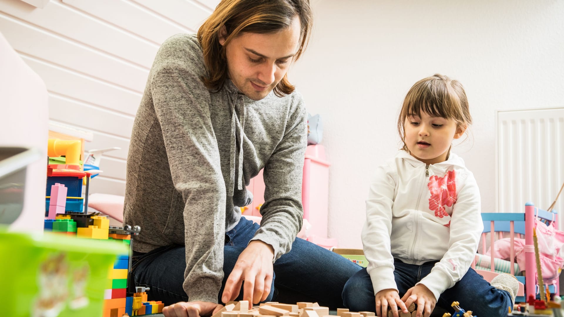 Elternzeit: Für Eltern, deren Kinder nach dem 31. März geboren werden, gelten neue Regeln beim Elterngeld.