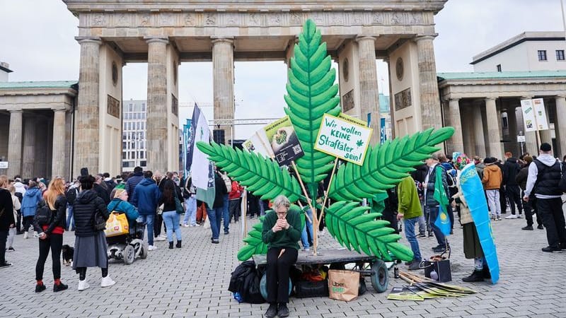 Demonstration für «Entkriminalisierung sofort - für die Freigabe von Cannabis».