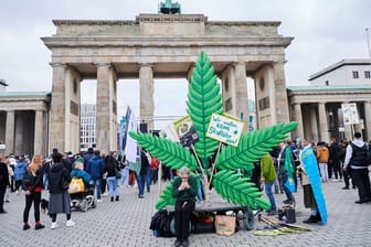 Demonstration für «Entkriminalisierung sofort - für die Freigabe von Cannabis».