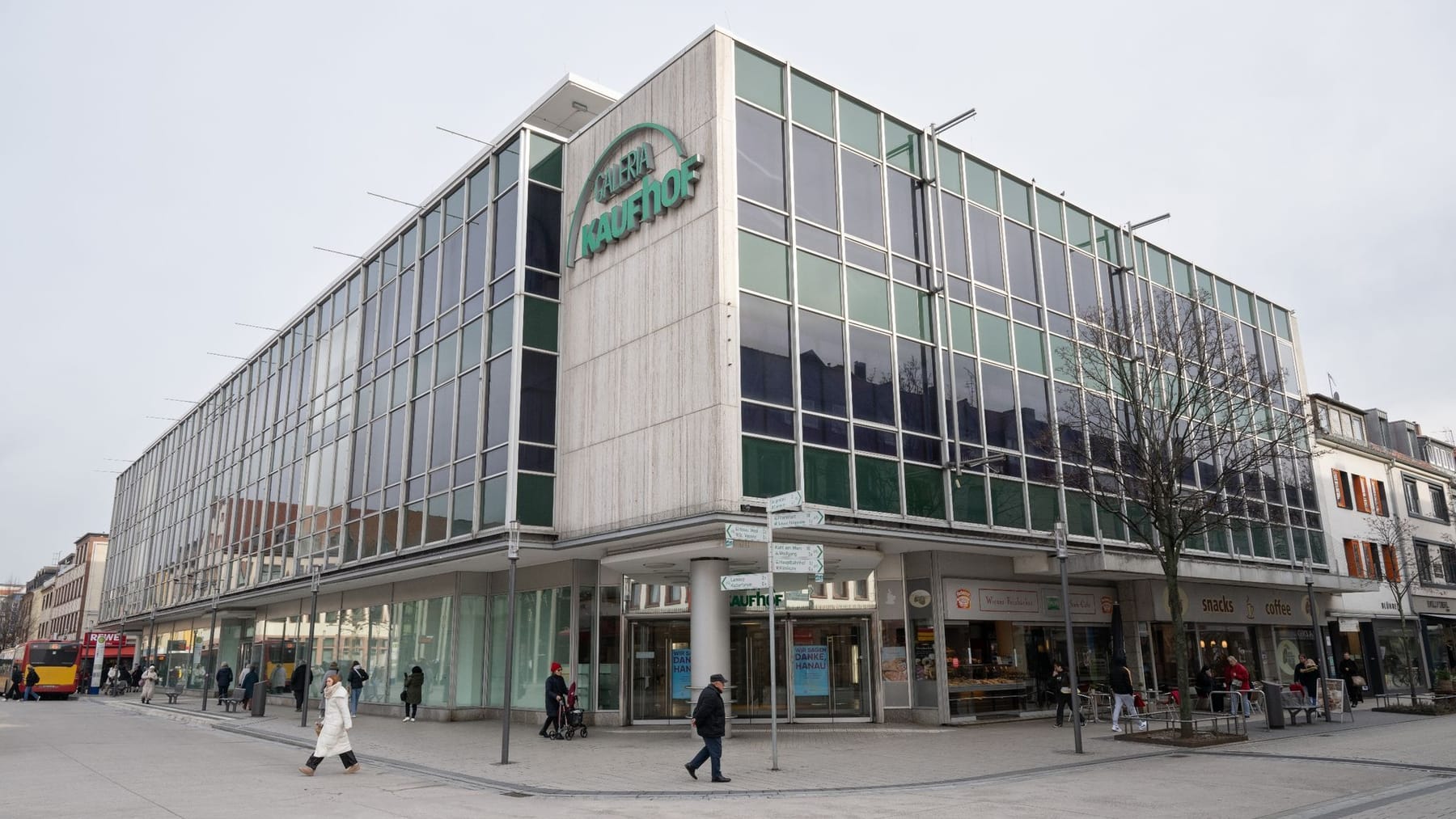 Braucht es im Jahr 2024 überhaupt noch Kaufhäuser?