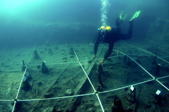 Taucher finden 7.000 Jahre alte Kanus: Diese geben Aufschluss über die frühere Schifffahrt.