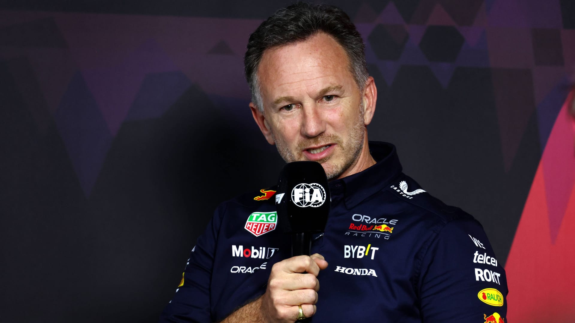 Unter Druck: Red-Bull-Teamchef Christian Horner, hier auf einer Pressekonferenz am Rande des Grand Prix von Saudi-Arabien.