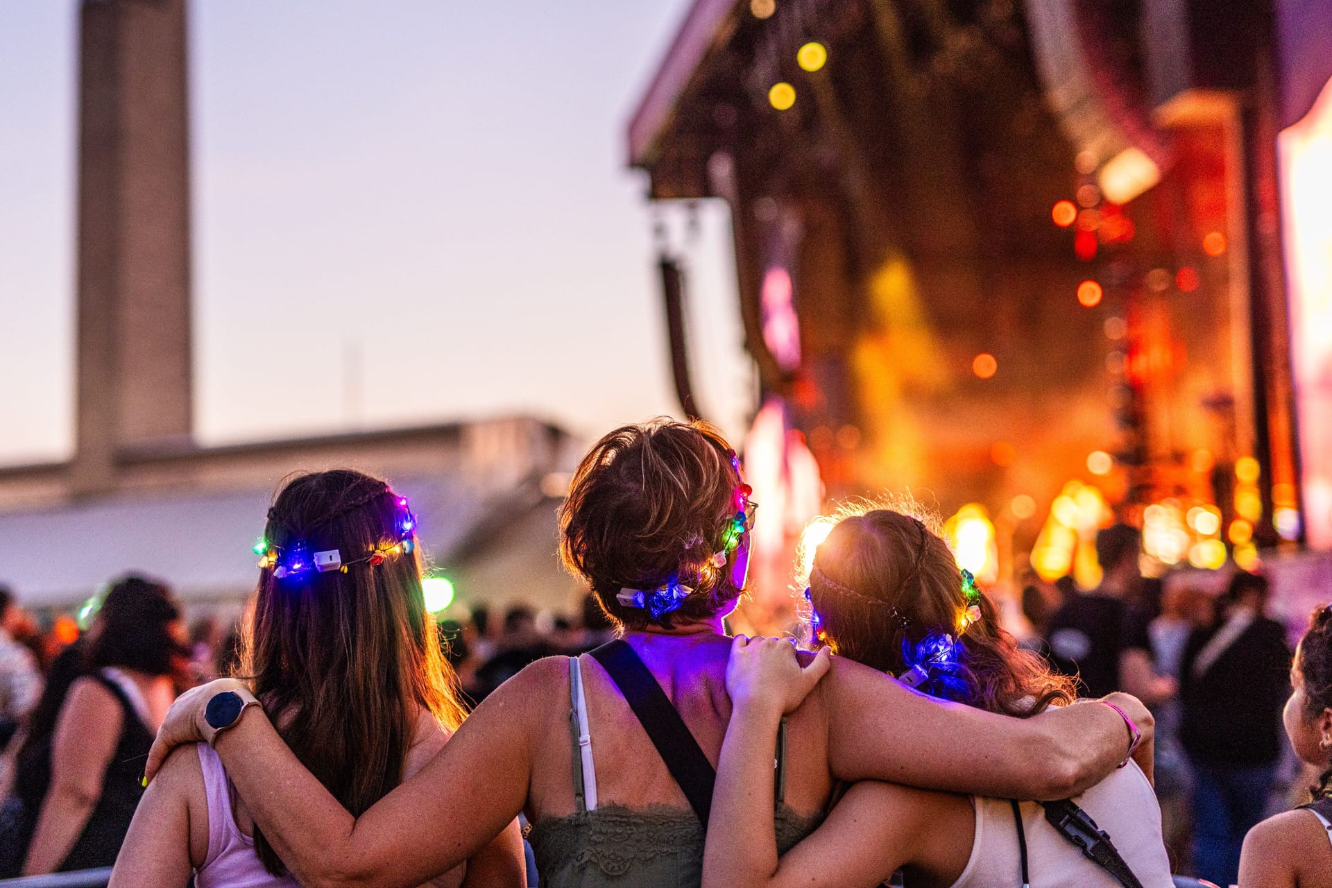 Konzertbesucher (Symbolbild): In Berlin findet im September erneut das Lollapalooza-Festival statt.